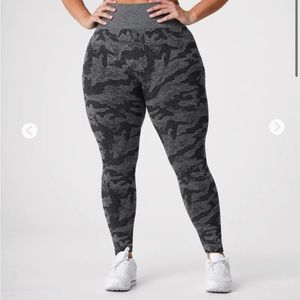 NVGTN Black camo seamless leggings